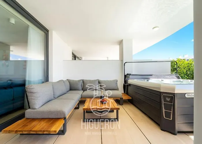 Higueronrentals Greenhouse